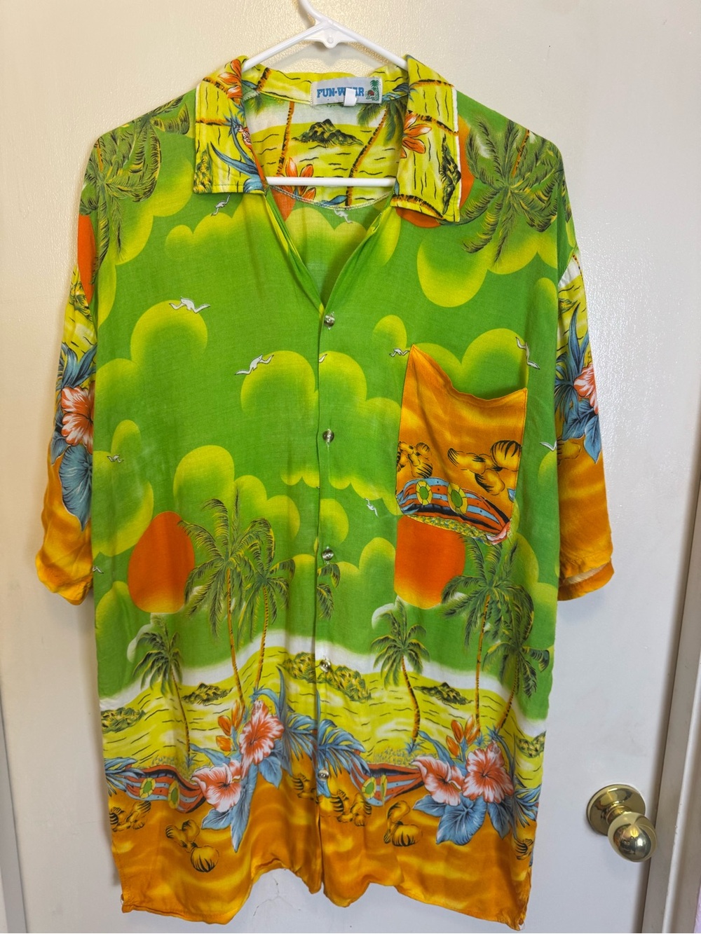 Fun Wear Men’s Green & Orange Tropical Button-Down Shirt